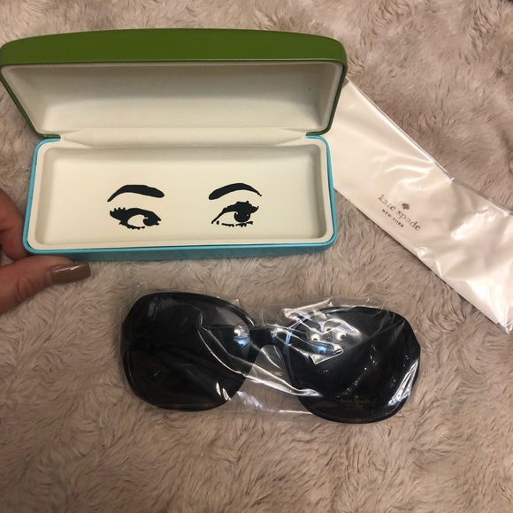 kate spade Accessories - Kate Spade ♠️ Laney Oversized Sunglasses 💕